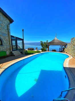 Villa Atroa,Lake Iznik>>Bursa,3 star