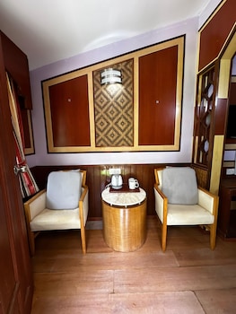 shari la island resort