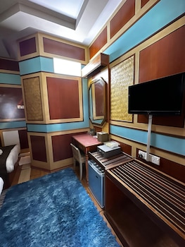 shari la island resort