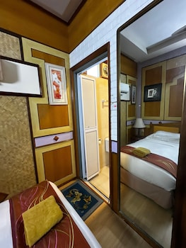 shari la island resort