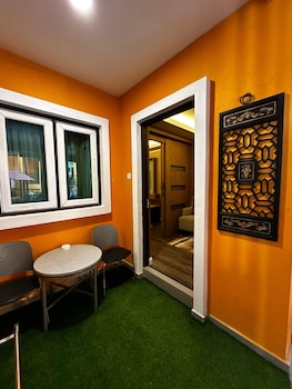 shari la island resort