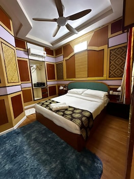 shari la island resort