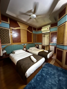 shari la island resort