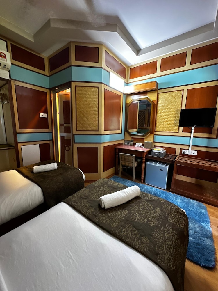 shari la island resort