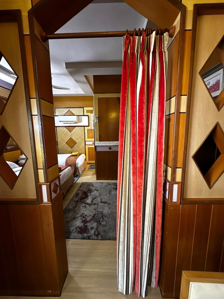 shari la island resort