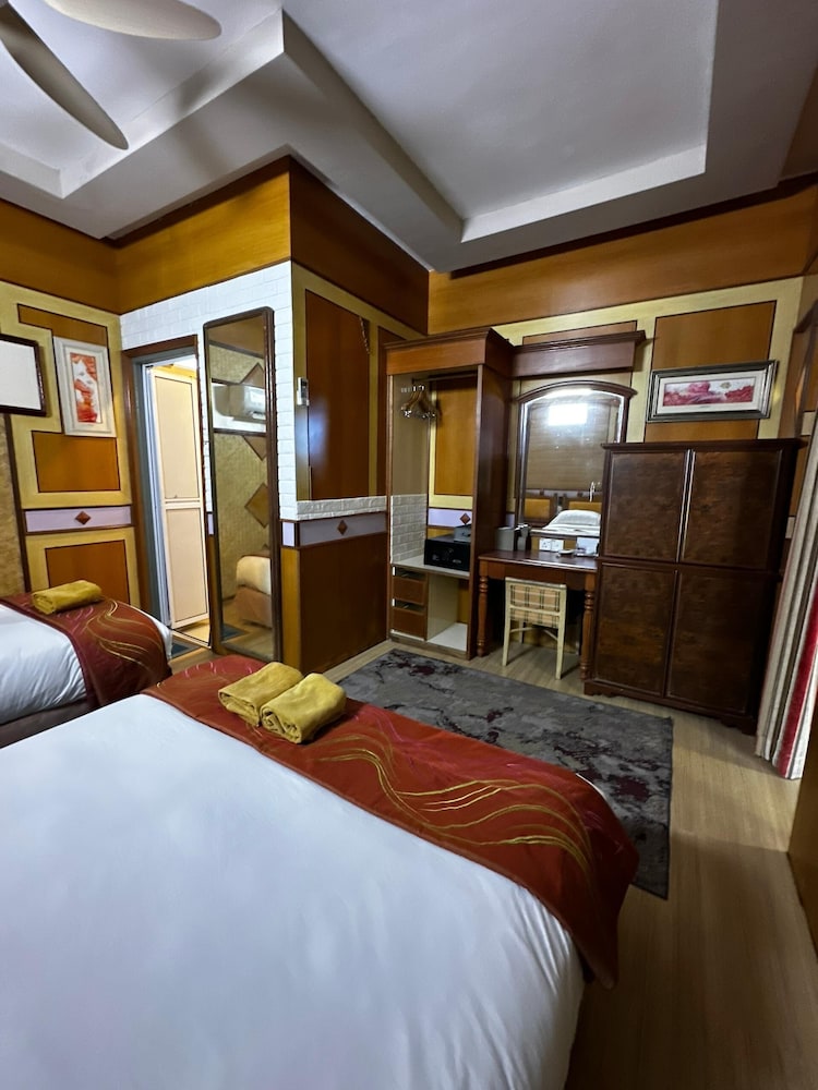 shari la island resort