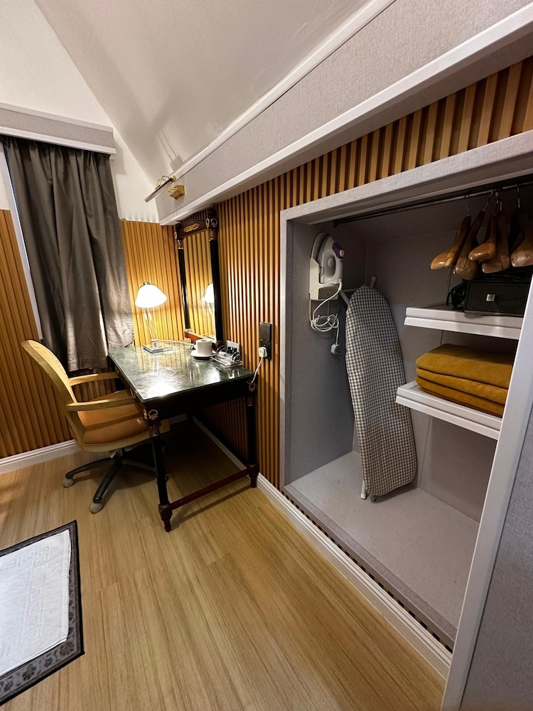 shari la island resort