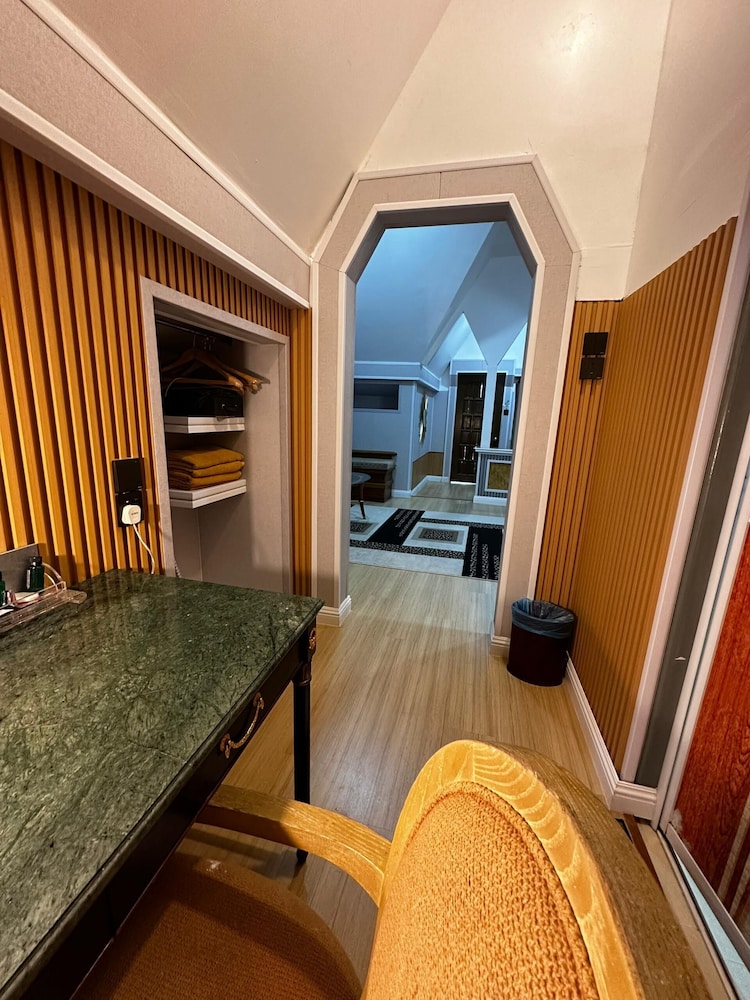 shari la island resort