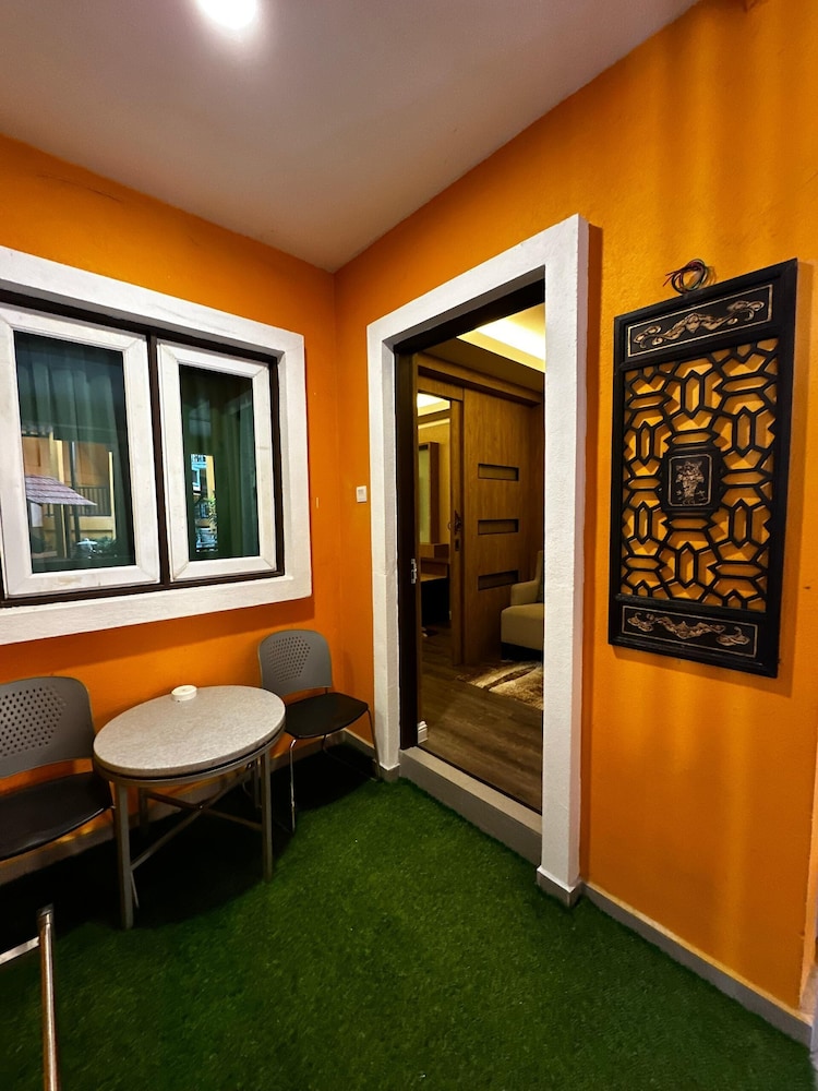 shari la island resort