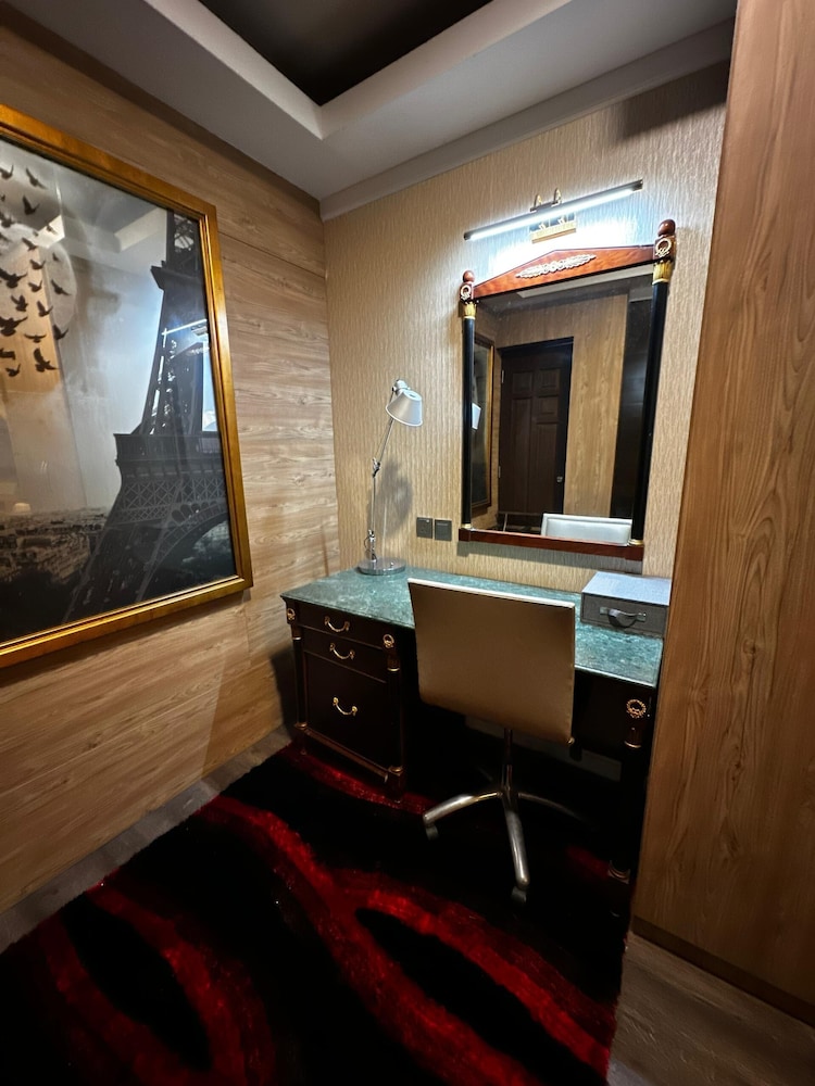 shari la island resort