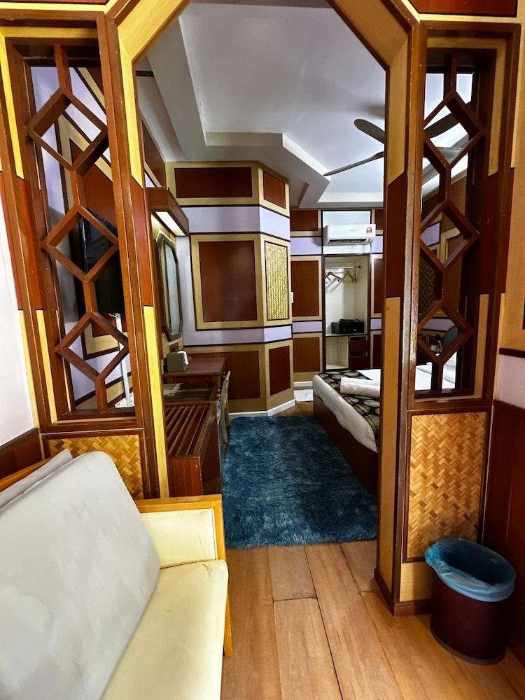 shari la island resort