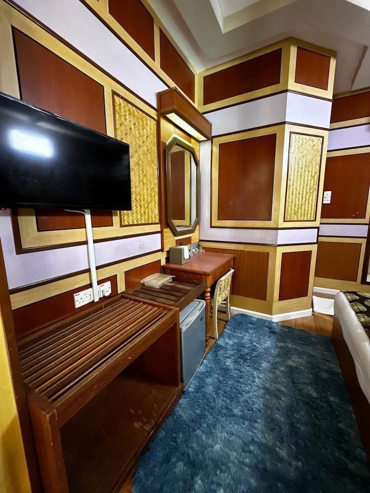 shari la island resort