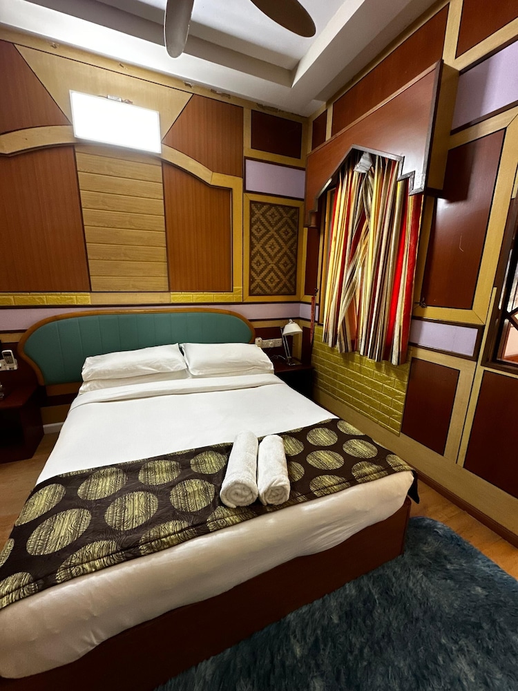 shari la island resort