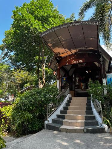 shari la island resort