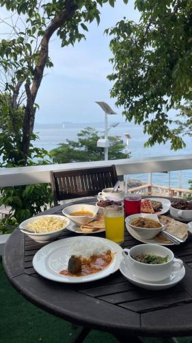 shari la island resort