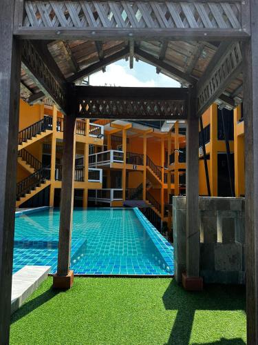 shari la island resort