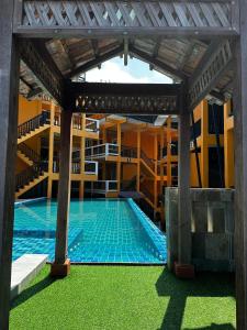 shari la island resort