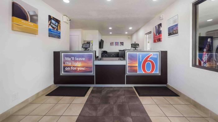 motel 6 meridian ms
