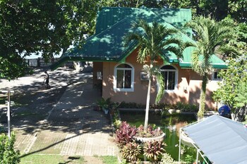 Camiguin Island Home,Catarman>>Camiguin,2.5 star