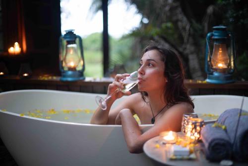 makakatana bay lodge