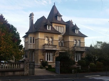 castel bayeux guesthouse