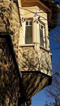 castel bayeux guesthouse