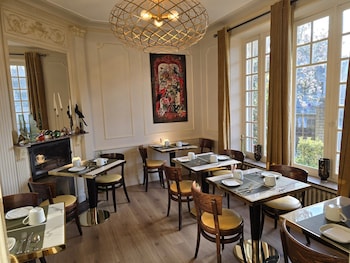 castel bayeux guesthouse