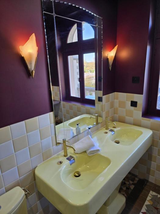 castel bayeux guesthouse