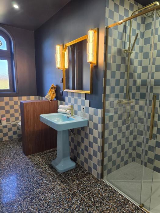castel bayeux guesthouse