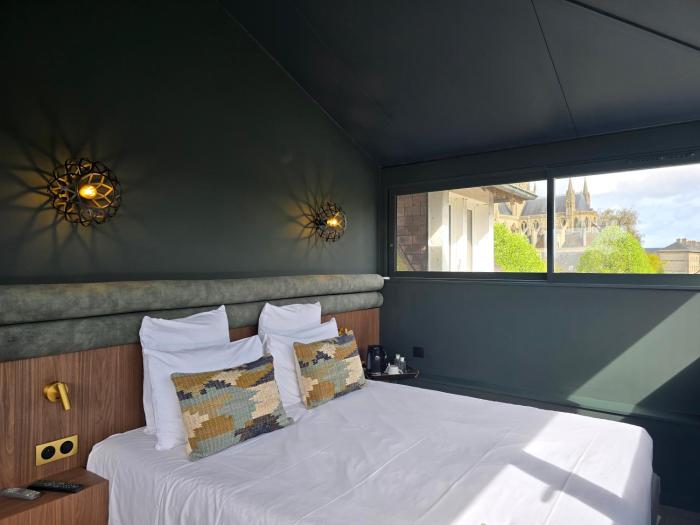 castel bayeux guesthouse