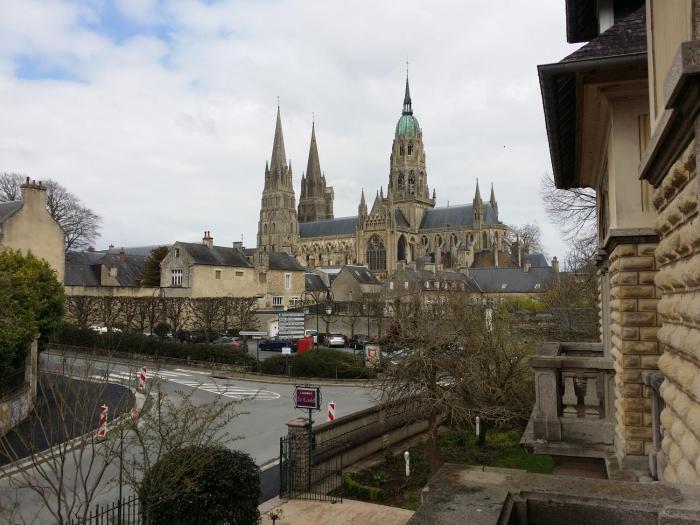 castel bayeux guesthouse