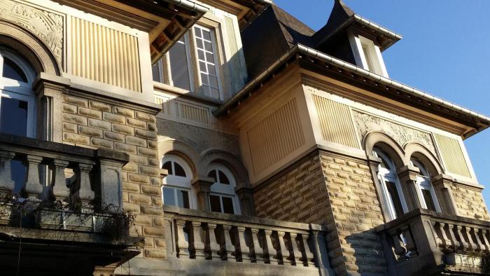 castel bayeux guesthouse