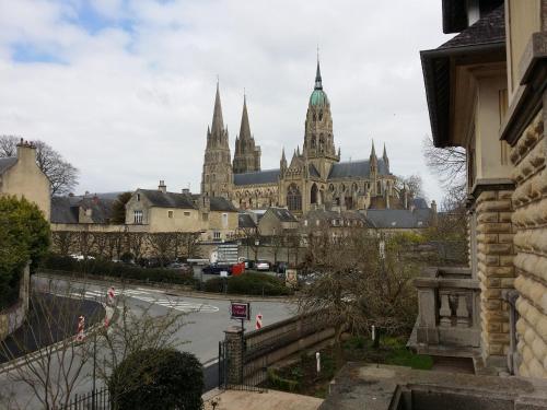 castel bayeux guesthouse