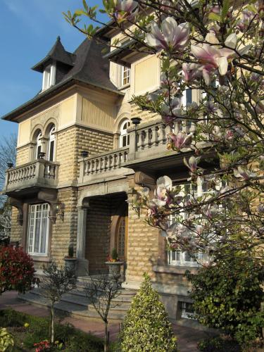 castel bayeux guesthouse