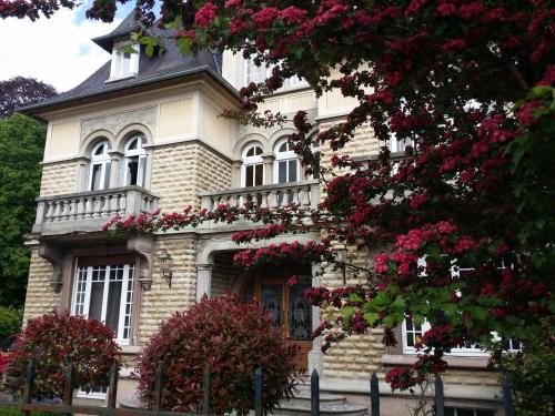 castel bayeux guesthouse