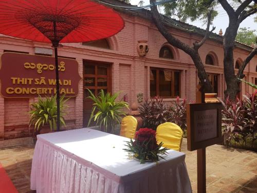 bagan hotel river view