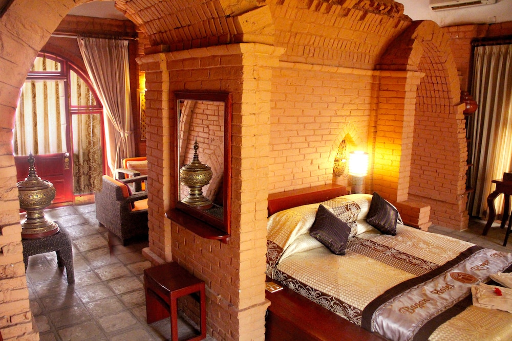 bagan hotel river view