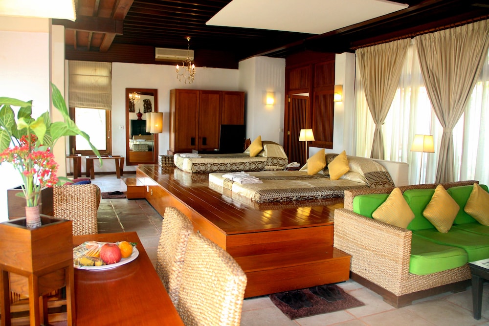 bagan hotel river view