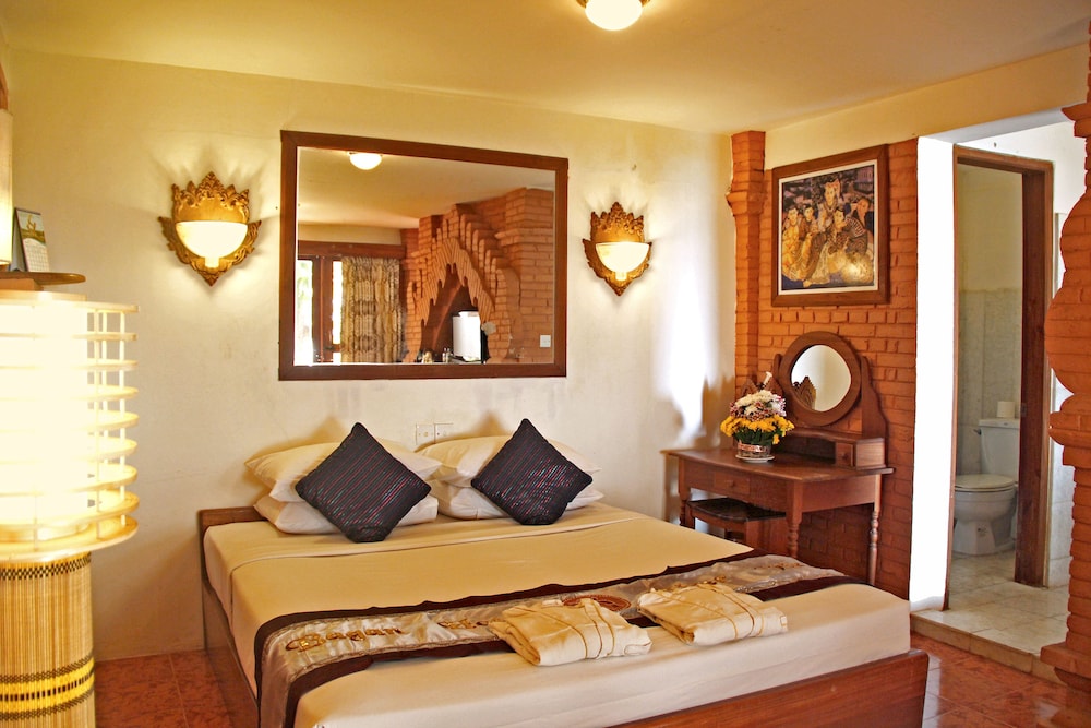 bagan hotel river view