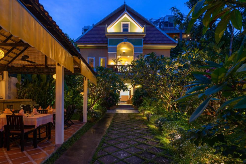 han and daniel villa boutique