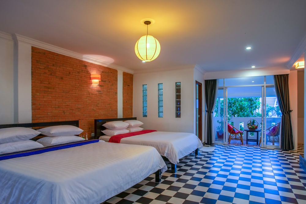 han and daniel villa boutique