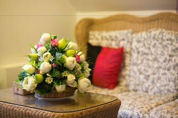 han and daniel villa boutique