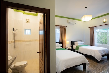 han and daniel villa boutique