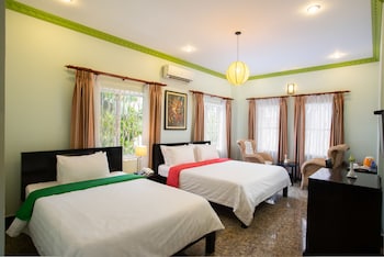 han and daniel villa boutique