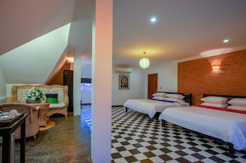 han and daniel villa boutique