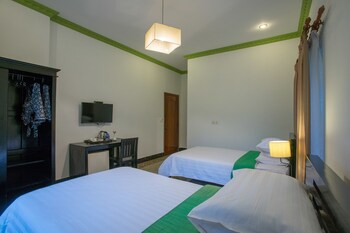 han and daniel villa boutique