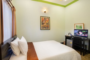 han and daniel villa boutique