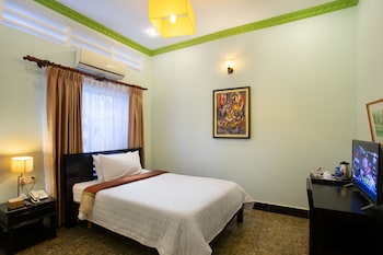 han and daniel villa boutique