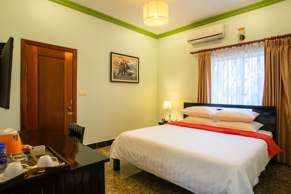 han and daniel villa boutique