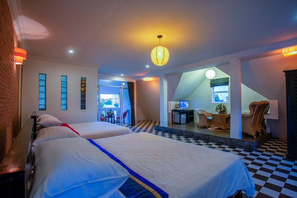 han and daniel villa boutique